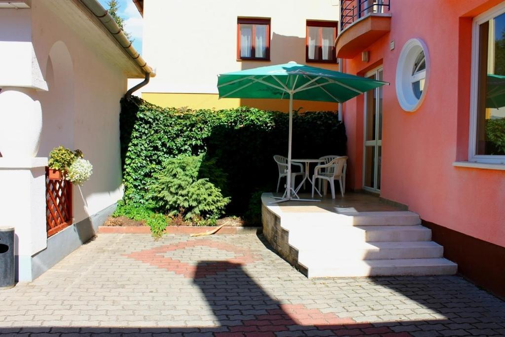 Hotel Járja Panzió Hajdúszoboszló Exterior foto