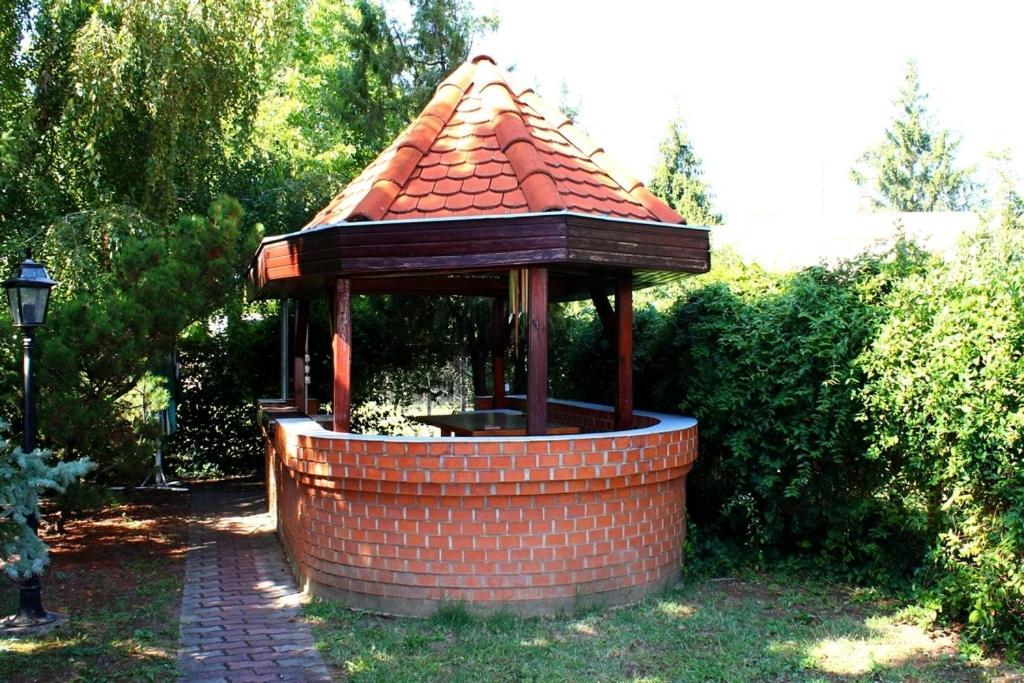 Hotel Járja Panzió Hajdúszoboszló Exterior foto